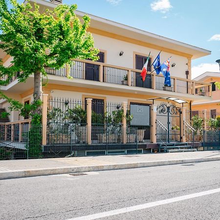 Montesilvano Marina Villa Grace Tombolato المظهر الخارجي الصورة